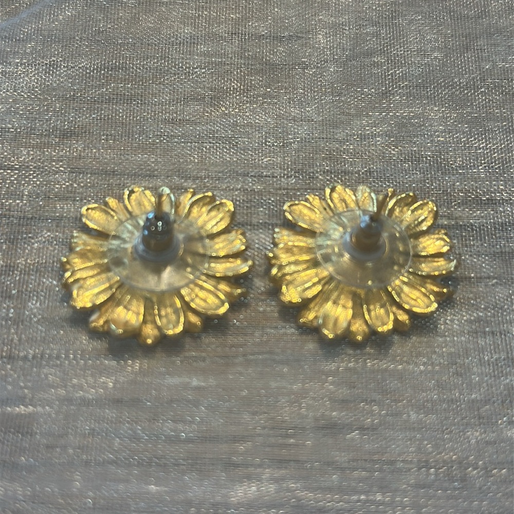 MMA Daisy White and Gold Earrings - Picture 2 of 4
